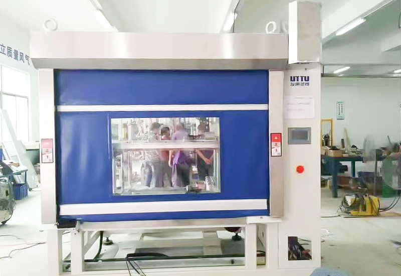 快速卷帘门货淋室